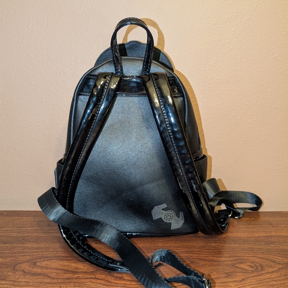 Disney Star Wars Darth Vader Loungefly Backpack - Picture 3 of 4